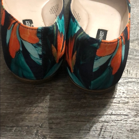 Nine West Tropical Flats - Picture 4 of 5